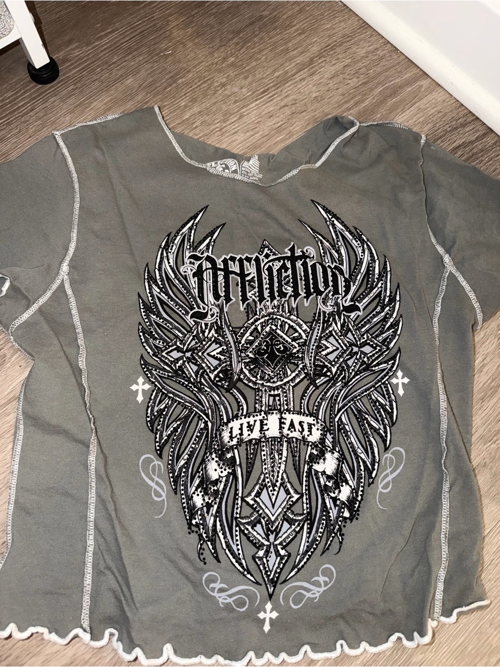 Affliction Gray Short-Sleeve Tee with Black-and-White 'Live Fast' Graphic